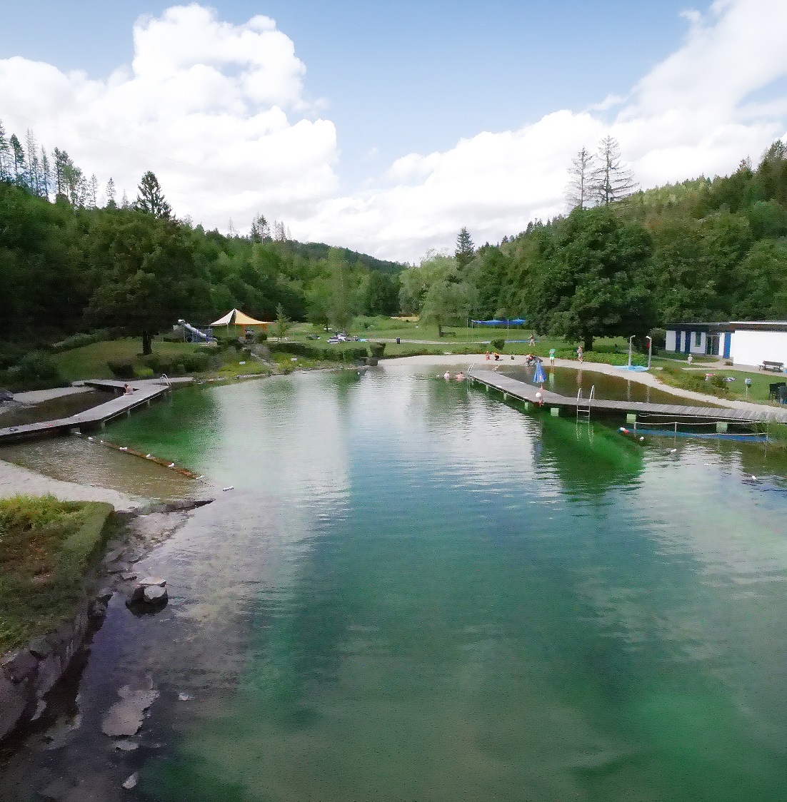 Das Naturfreibad in Pressig direkt neben dem Zeltplatz